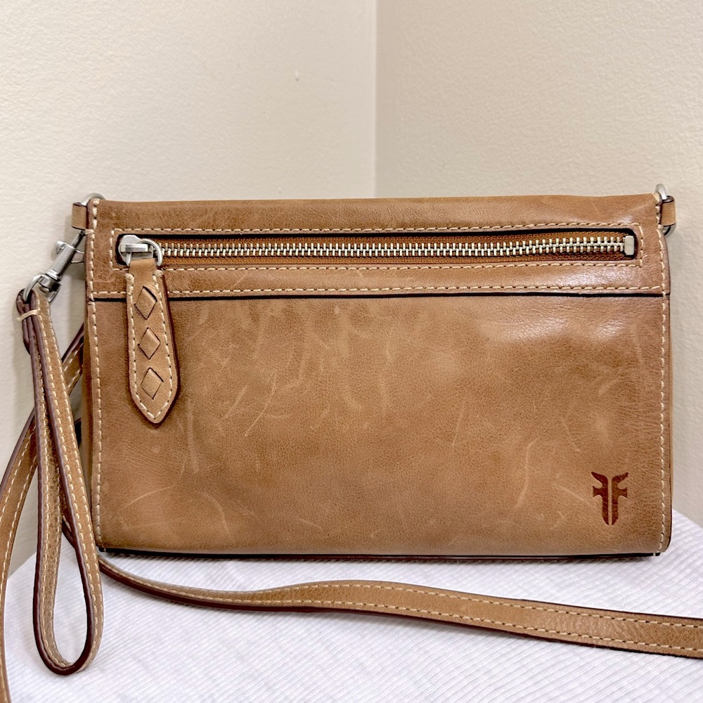 Frye Reed Leather Shoulder/Clutch/Crossbody Bag Purse Tan **EUC** Like New!!